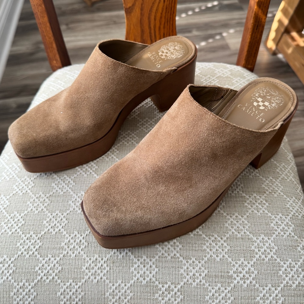 Vince Camuto Rimidel Suede Platform Mule 
Camel/Brown Size 8.5